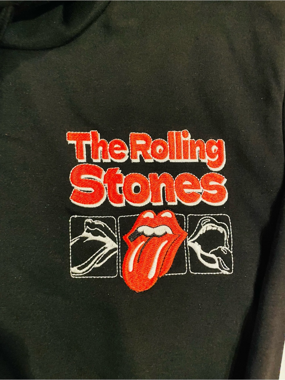 NWT Rolling Stones Unisex Hoodie, black  medium, embroidery on front, graphics